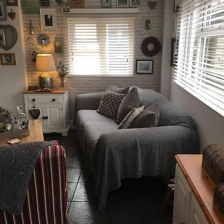 Nazeing Herb Garden Bungalowヴィラ エクステリア 写真